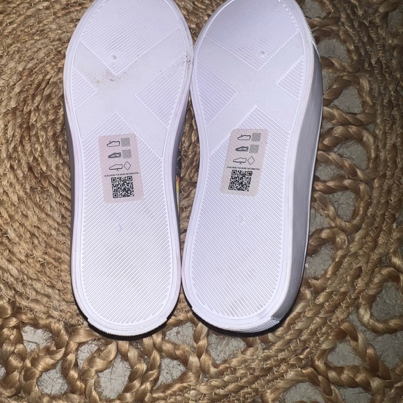 Sunflower print asos canvas slip ons - Picture 4 of 6